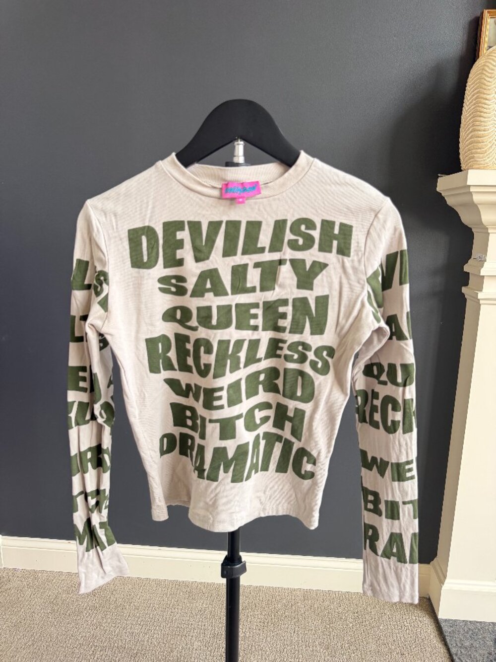 EDIKTED Cream Olive Graphic Long Sleeve Tee